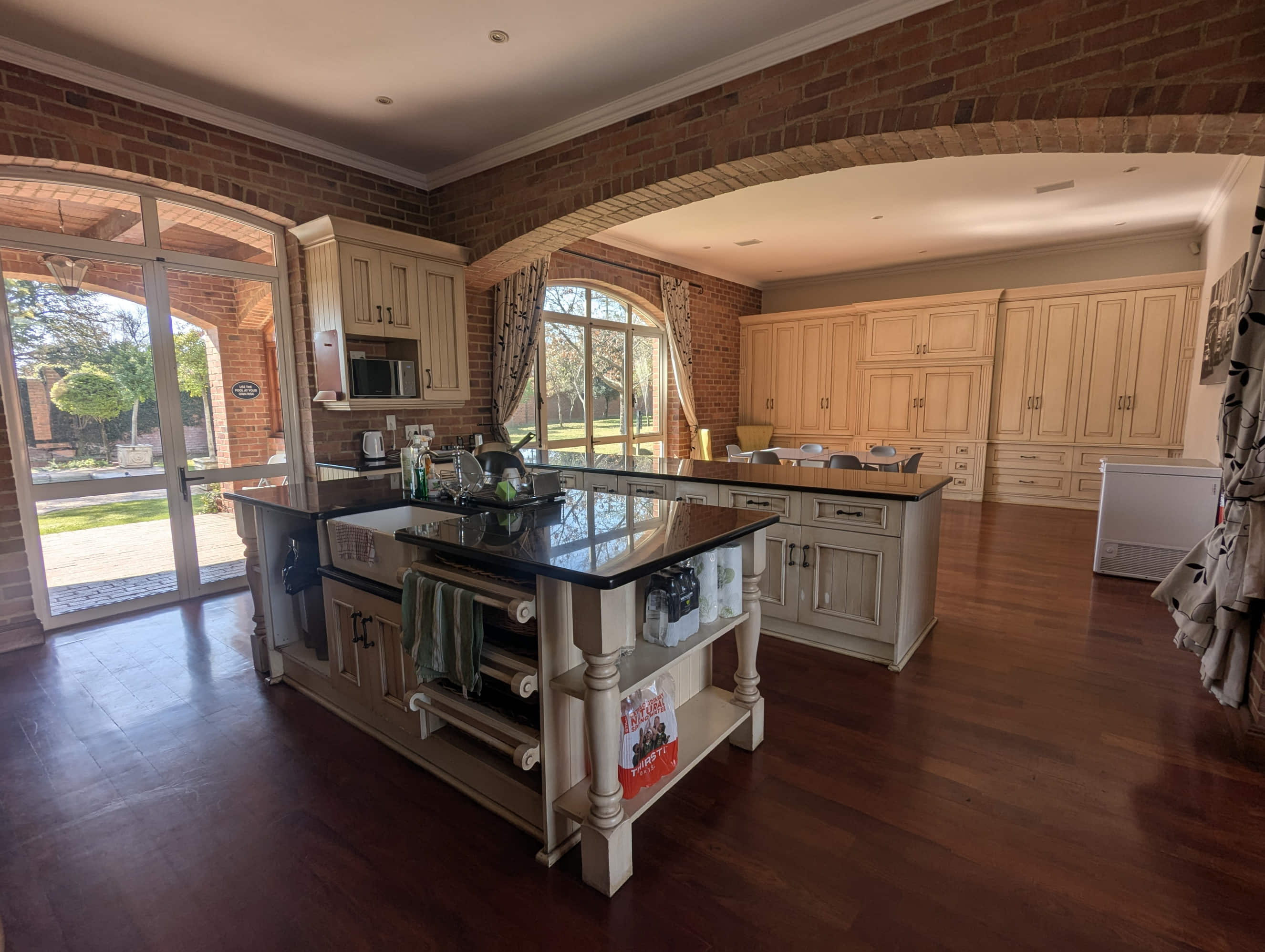 Gourmet kitchen